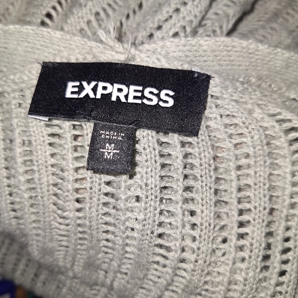Express thin sweater 3/4 sleeve no buttons or snaps size medium - Picture 5 of 5